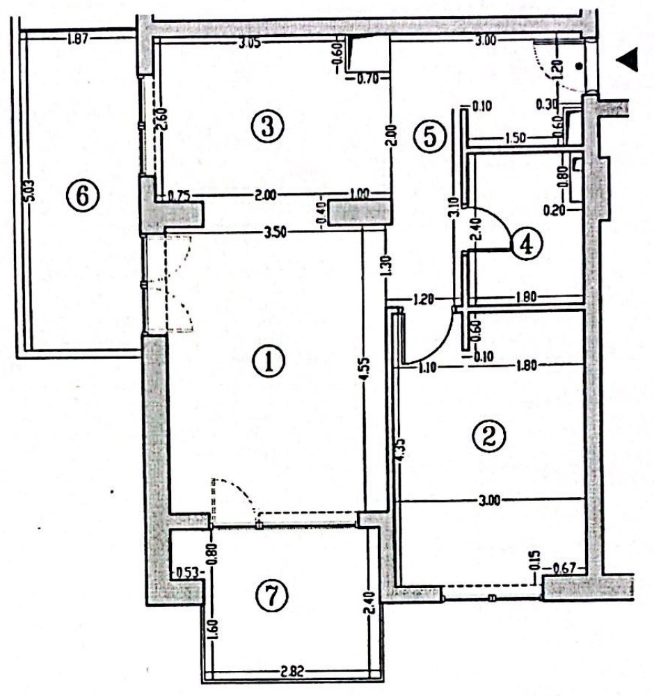 Planul apartamentului, cu cotele în metri